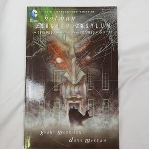 𝅺BATMAN:‎ Arkham AsylumComic